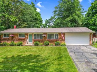 61900 Richfield St, South Lyon, MI 48178