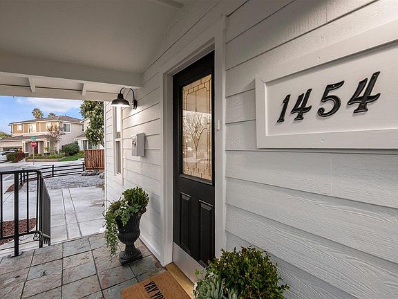 5th image of 1454 Hervey Ln