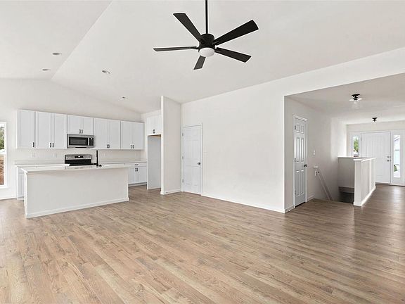 4th image of 3841 Rapids Dr
