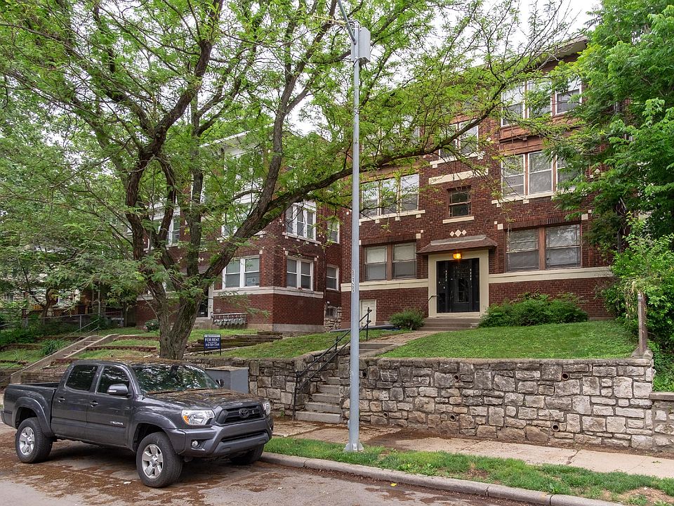 2nd image of 4220 Harrison St #4124542