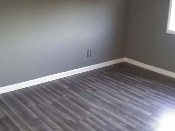 2nd image of 506 Mystic Dr APT C