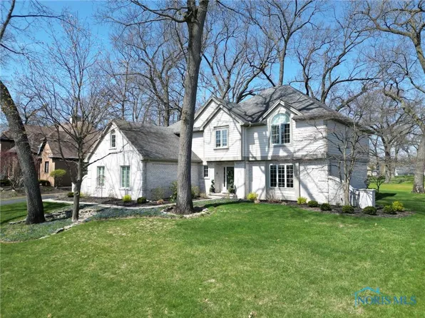 9114 Oak Valley Rd, Holland, OH 43528