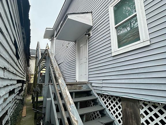 5th image of 12 Sheppard St