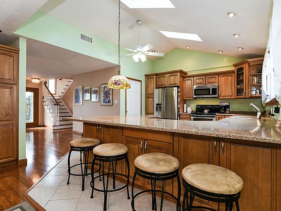 5th image of 45 Live Oak Dr