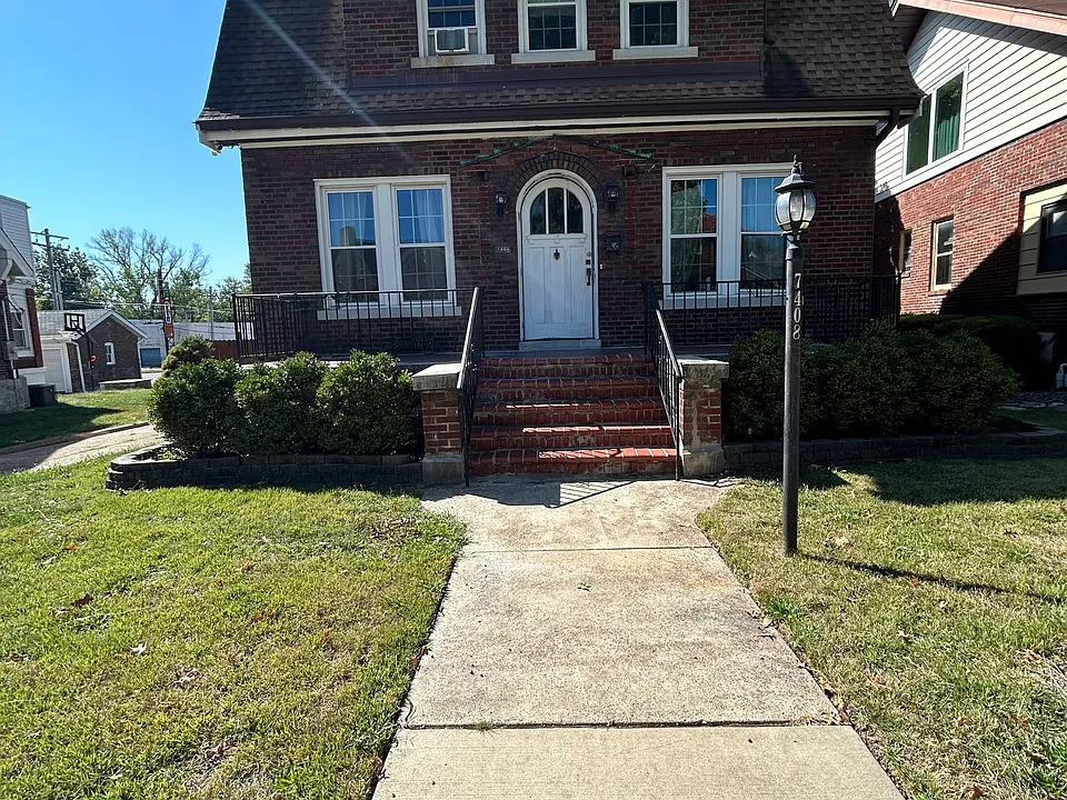 7408 Augusta Ave
