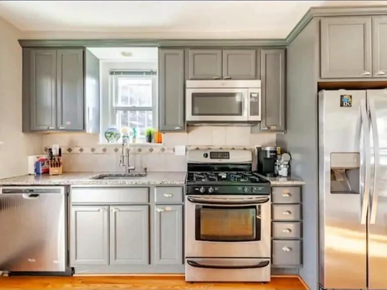 4335 S Dakota Ave NE — Photo 6