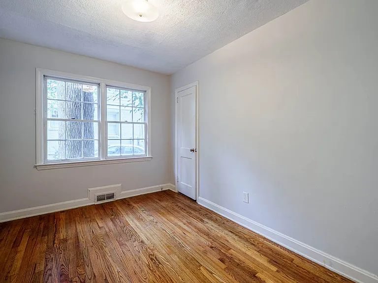 2922 Oberlin Rd — Photo 23