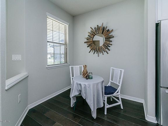 4th image of 91 Canopy Oak Ln