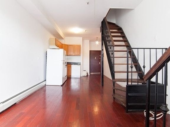 5th image of 222 Montrose Ave #2DIVE