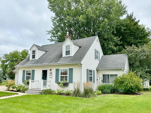 638 3rd St, Tracy, MN 56175