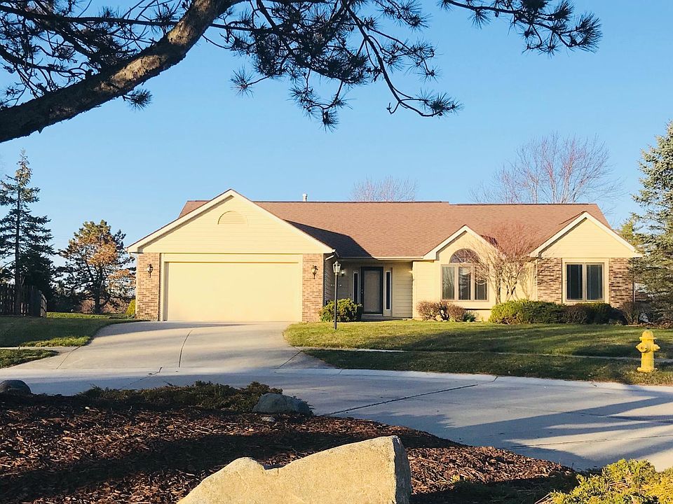 3 BR, 2 Bath, 1550 SF