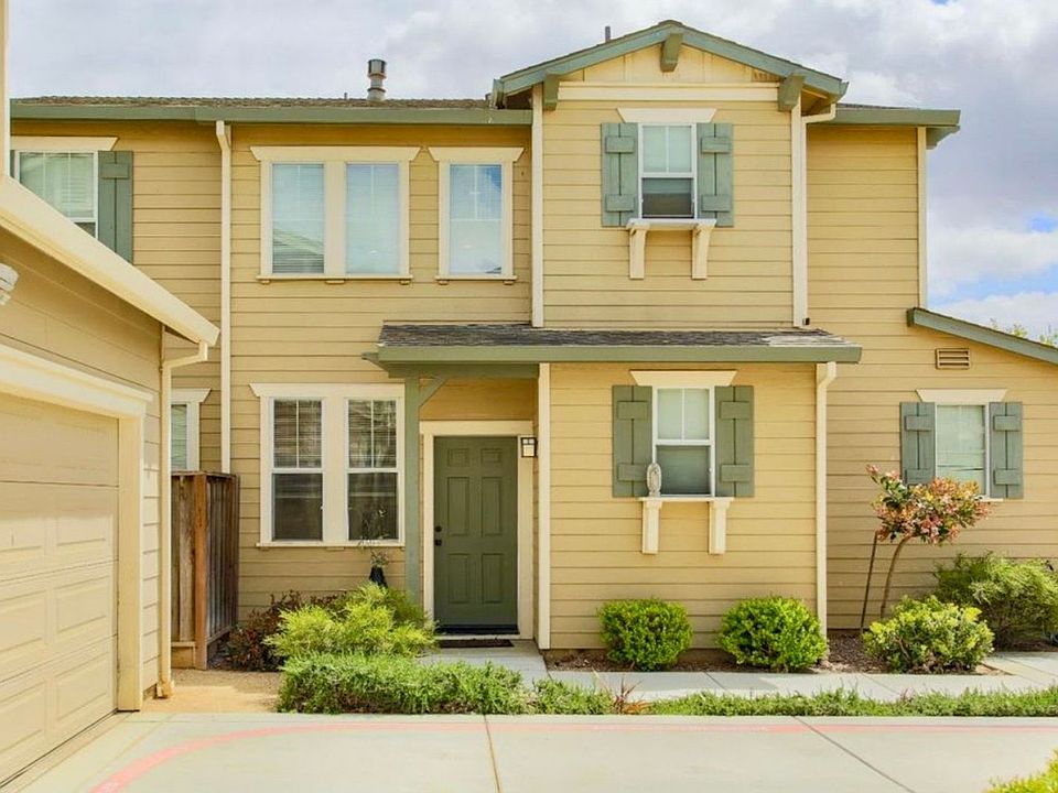 1st image of 588 Gardenia Pl