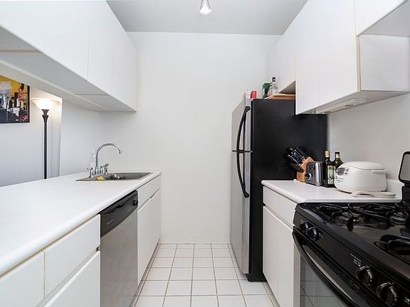 4th image of 350 Albany St APT 5B