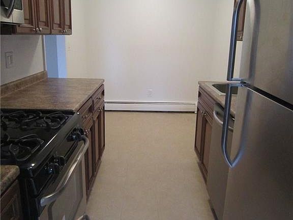 5th image of 6 Brevoort Dr APT 1B