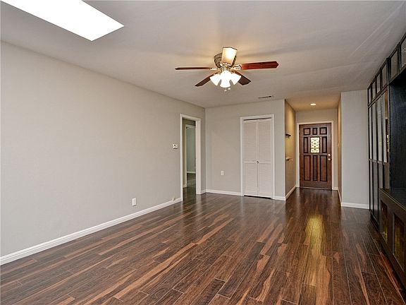 4th image of 8003 Logwood Dr