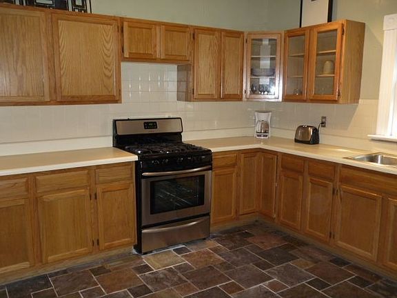 3rd image of 3030 Grayland Ave