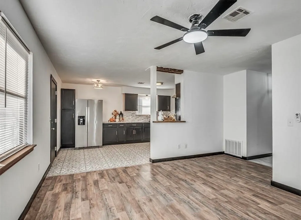 3 bed, 1006 sqft, $1,250 — Photo 3