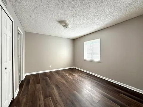 Cedar Creek Apartments — Photo 11