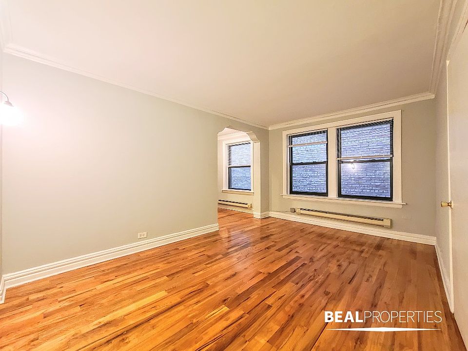 1st image of 425 W Roscoe St #425206