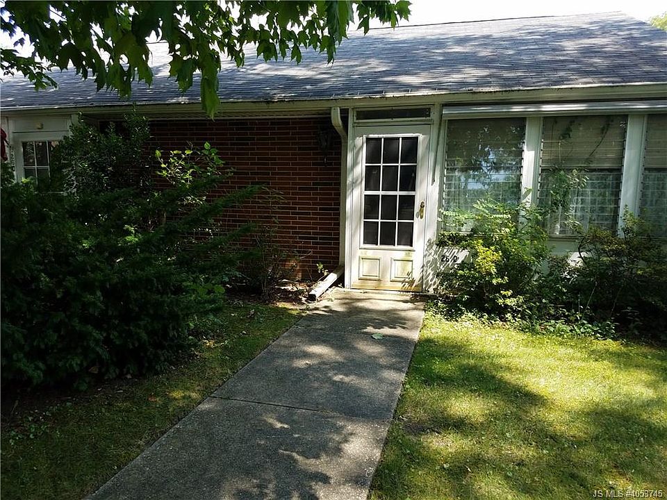 1st image of 26D Buckingham Dr #100D