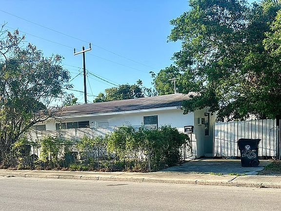 3rd image of 1208 3rd Ave S