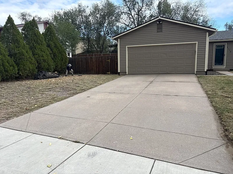 3 bed, 2.0 bath, 1598 sqft, $2,000 — Photo 3