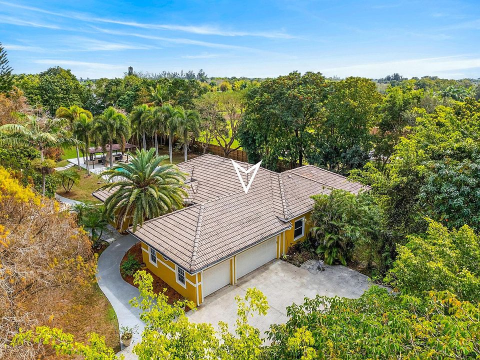 1st image of 16200 SW 49th Street