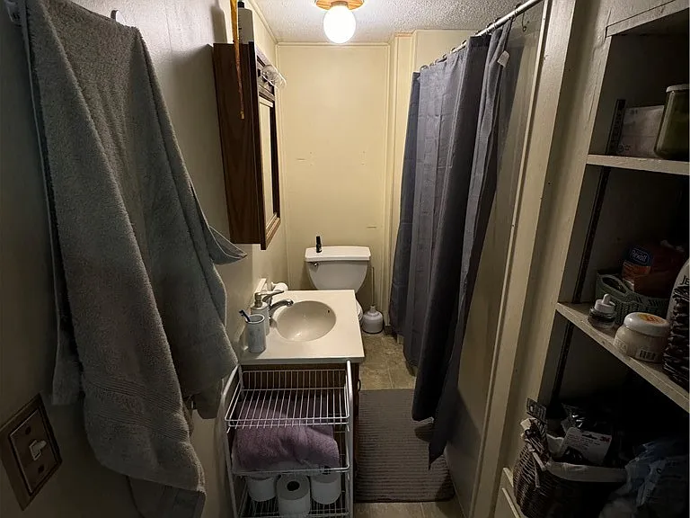 208 E Clark St #1 — Photo 16