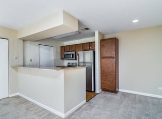 Deer Valley Apartments, Lake Bluff, IL 60044
