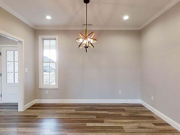 3rd image of 409 San Antonio Dr