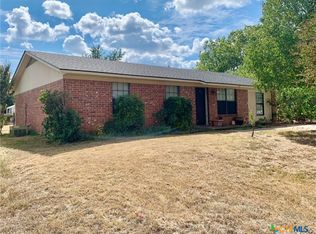 112 Willow Ln, Gatesville, TX 76528