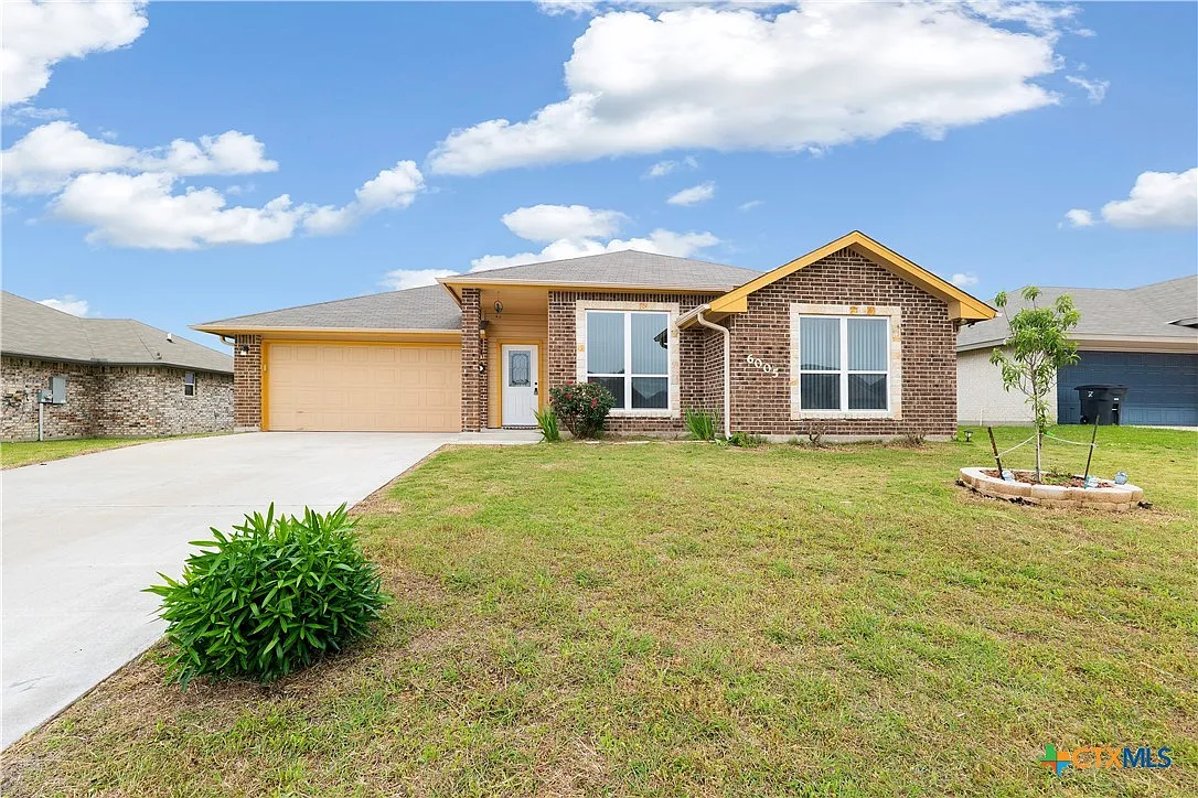 4 bed, 2.0 bath, 1559 sqft, $1,775 — Photo 1