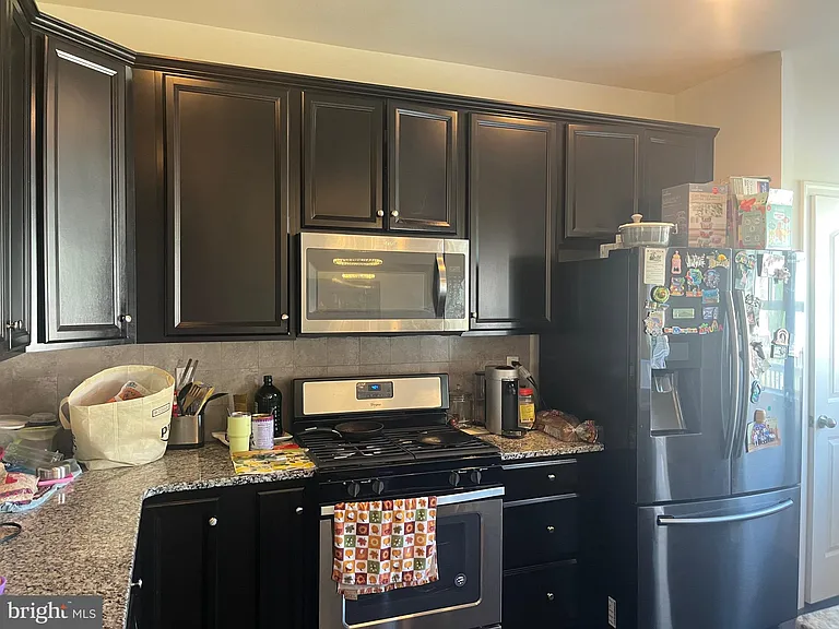 141 Graystone Dr — Photo 10