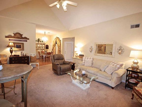 3rd image of 5721 Fall Creek Ln