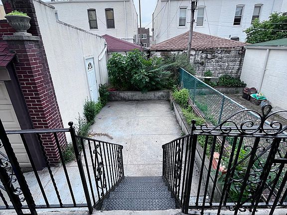 4th image of 1879 W 13th St #2