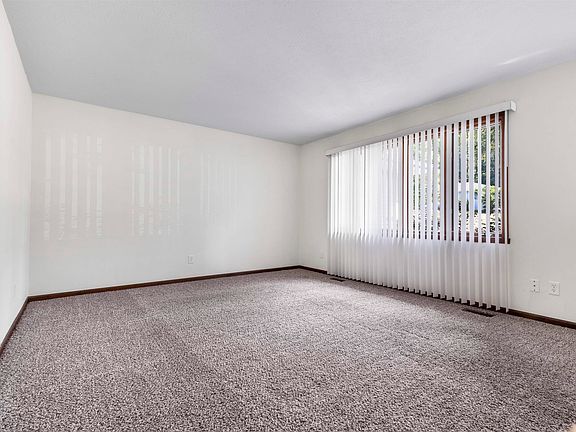 2nd image of 4855 Antioch Dr