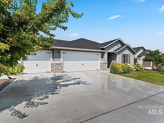 2nd image of 730 W Treehouse Way