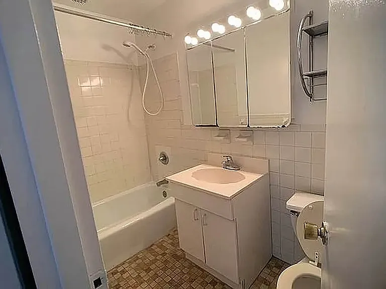 1315 1st Ave #3B — Photo 5