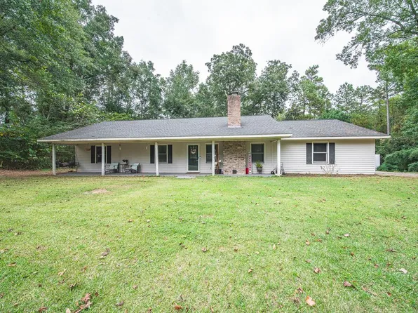 80 Oak Ct, Smiths Station, AL 36877