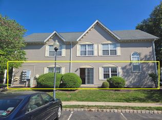 94 Gregory Ln, Franklin Park, NJ 08823