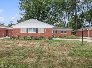 23115 Ashley St, Farmington, MI 48336