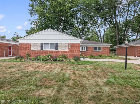 23115 Ashley St, Farmington, MI 48336