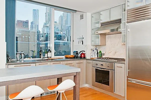 Rented by R New York | media 13