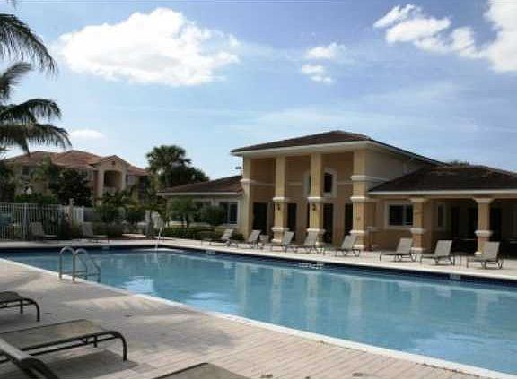 2nd image of 131 SW Palm Dr APT 107