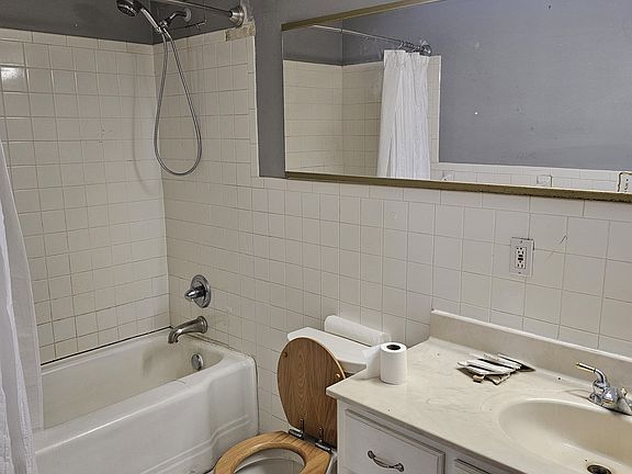 4th image of 8728 Shelby St #2