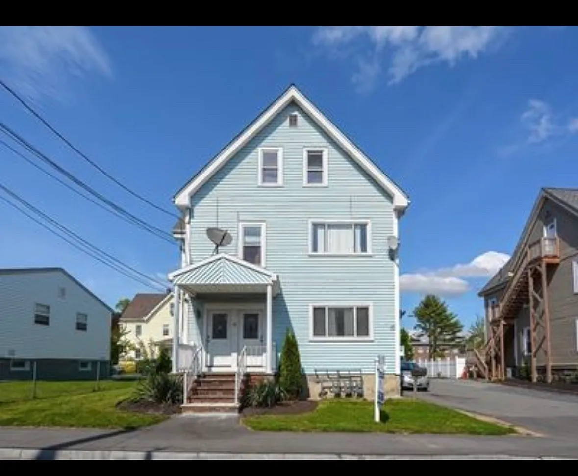 3 bed, 1140 sqft, $2,700 — Photo 1