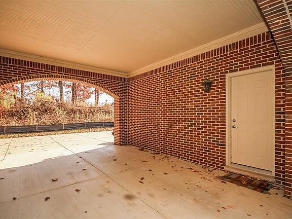 3rd image of 8242 Chatham Dr