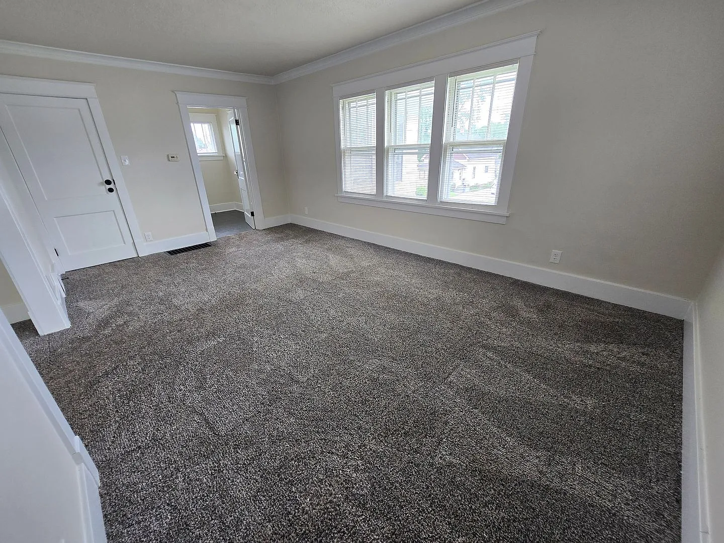 1109 Dousman St — Photo 4