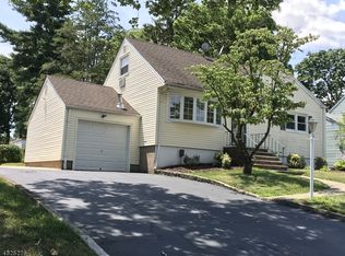 11 Stadtmauer Dr, Clifton, NJ 07013