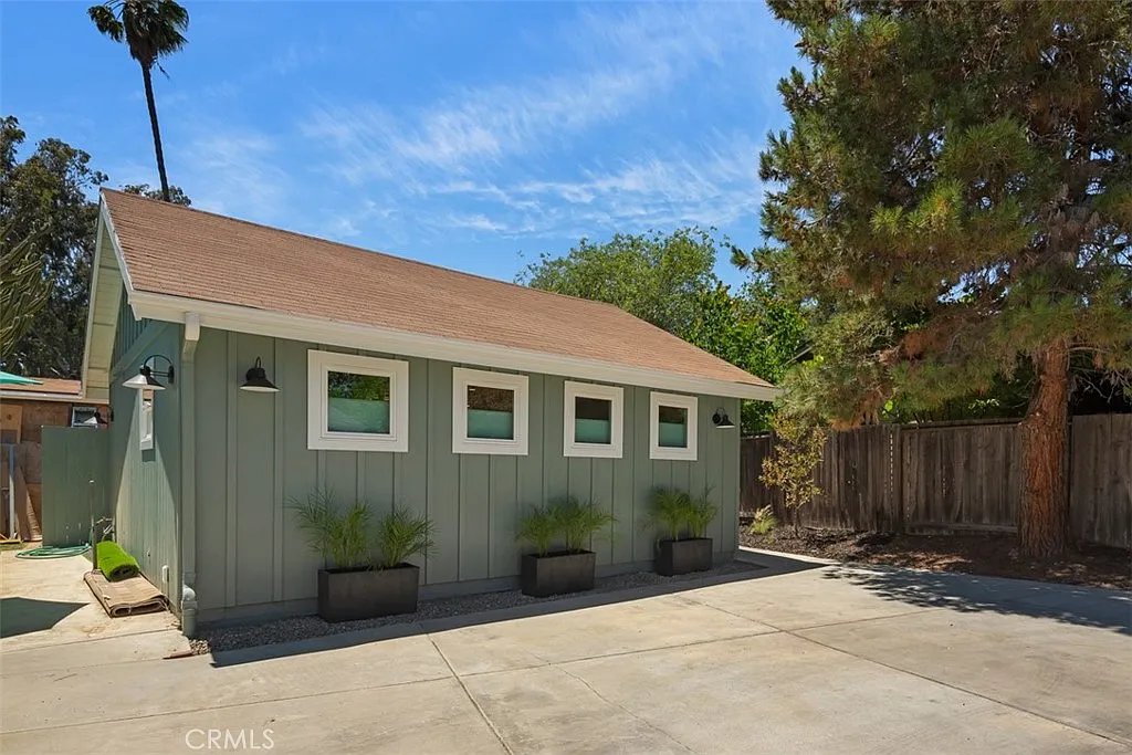 Studio, 440 sqft, $2,600 — Photo 1